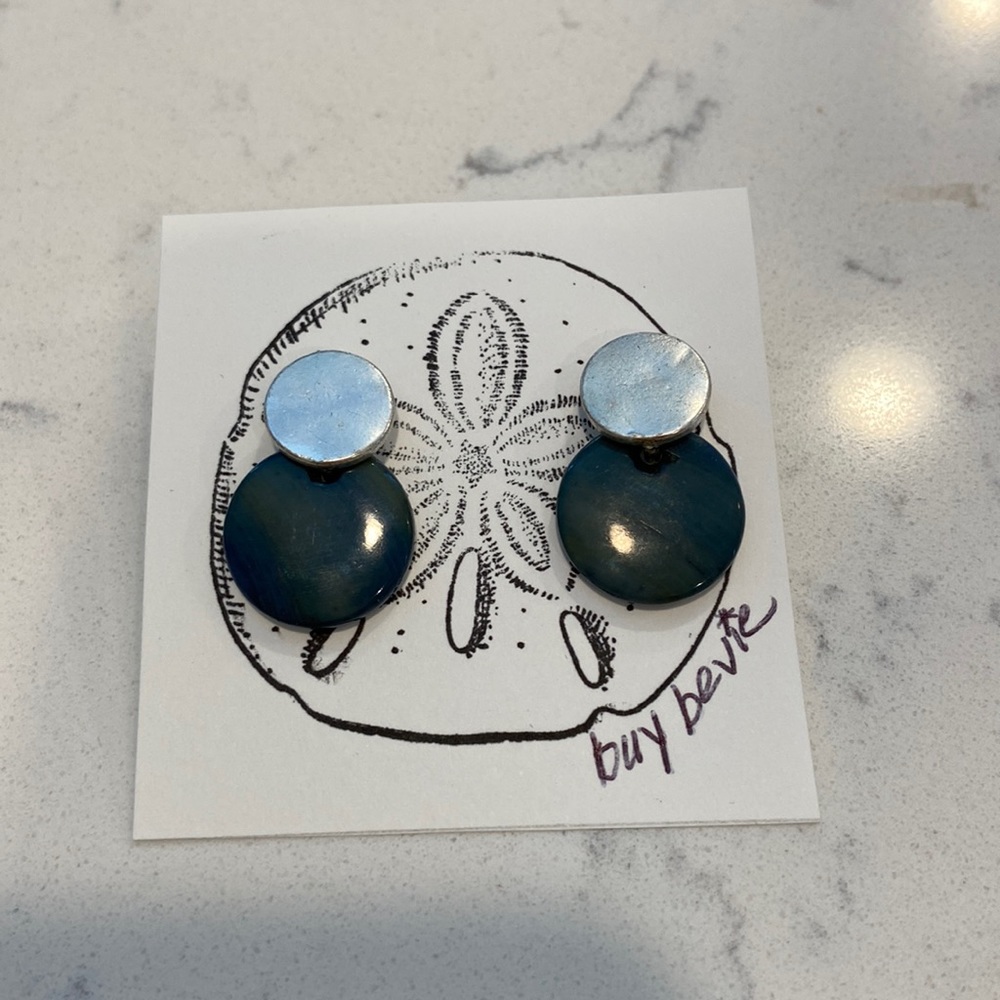 Dainty post earrings